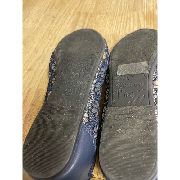 Weebo Navy Blue Flower Lace Flats Womens’s Size 8.5 Excellent Condition - Picture 8 of 9